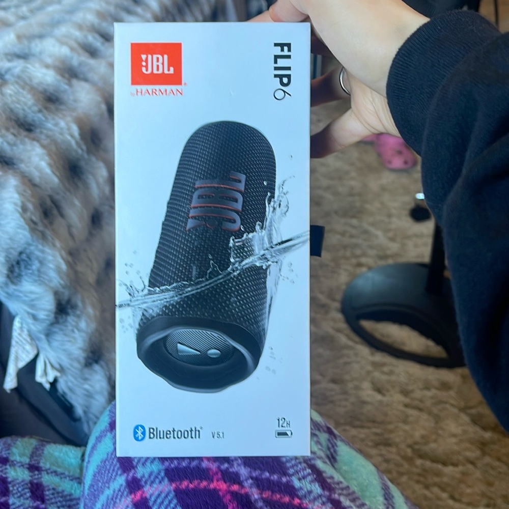 JBL Flip 6 BRAND NEW
Personalized